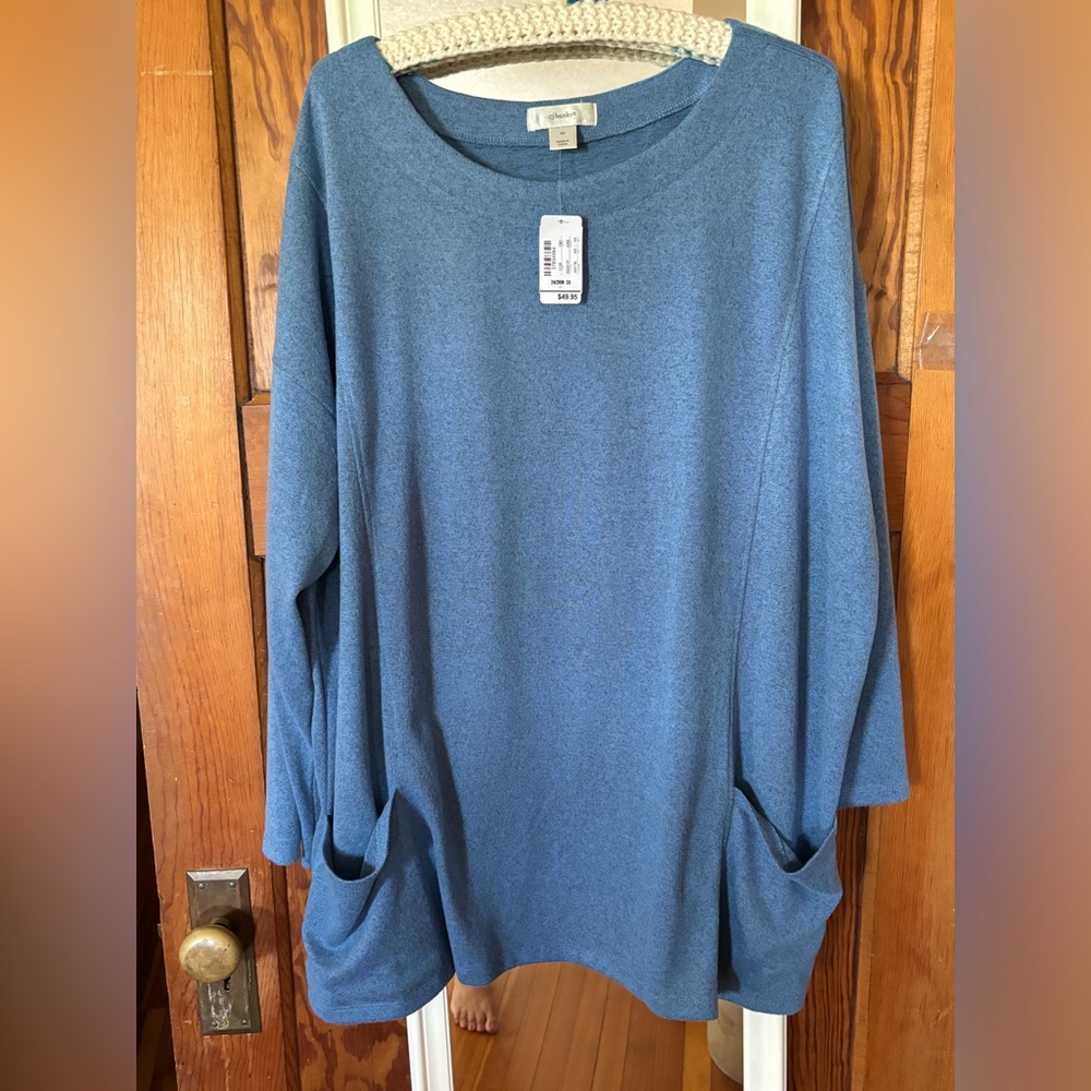 CJ Banks Long sleeved light weight sweater/shirt